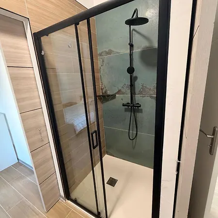 Three-room 10 Minutes From The Beaches, Linen And Cleaning Included